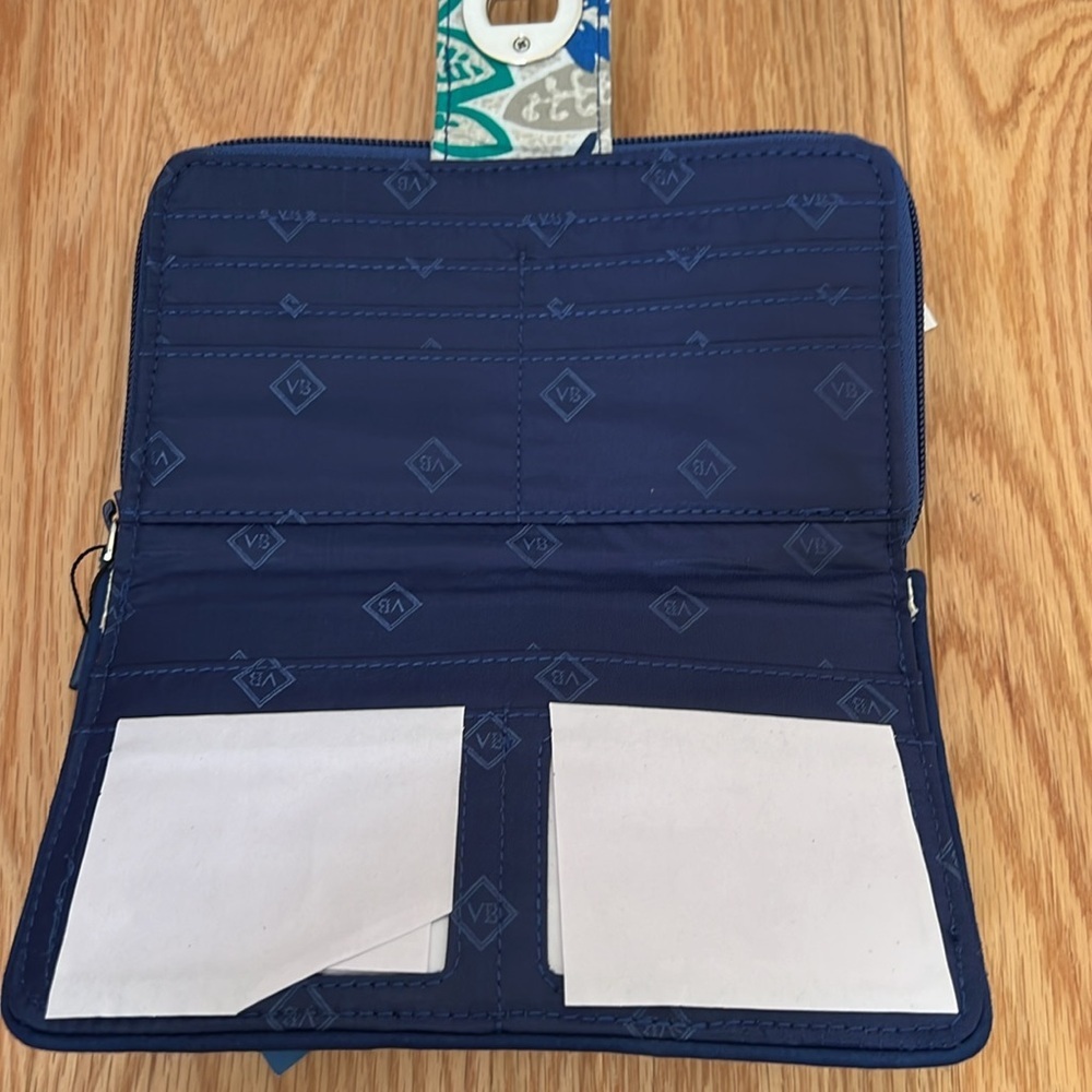 New! Vera Bradley turn lock zippered wallet. - Picture 3 of 6